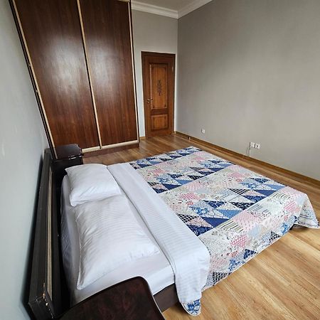 Ernaz Plus Apartments-Expo-Boulevard 130 Asztana Kültér fotó